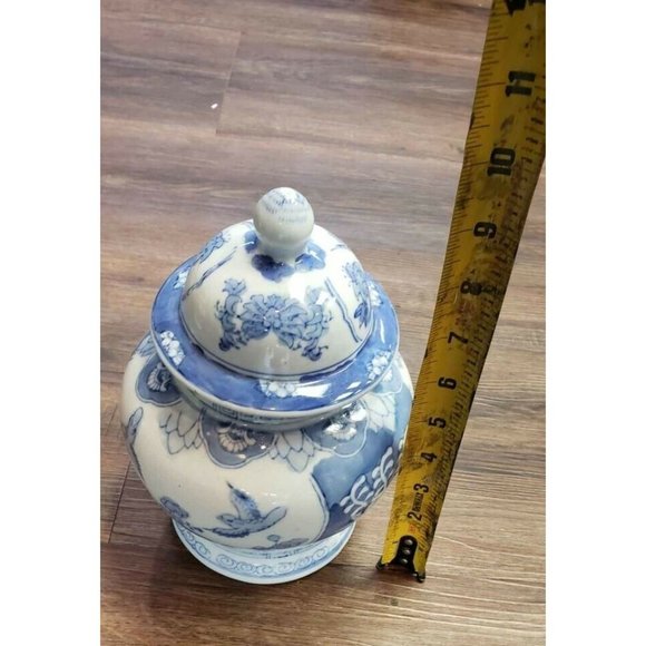Vintage Blue and White Ginger Jar Urn 9" Handpainted Birds and Flower Porcelain - Picture 3 of 5